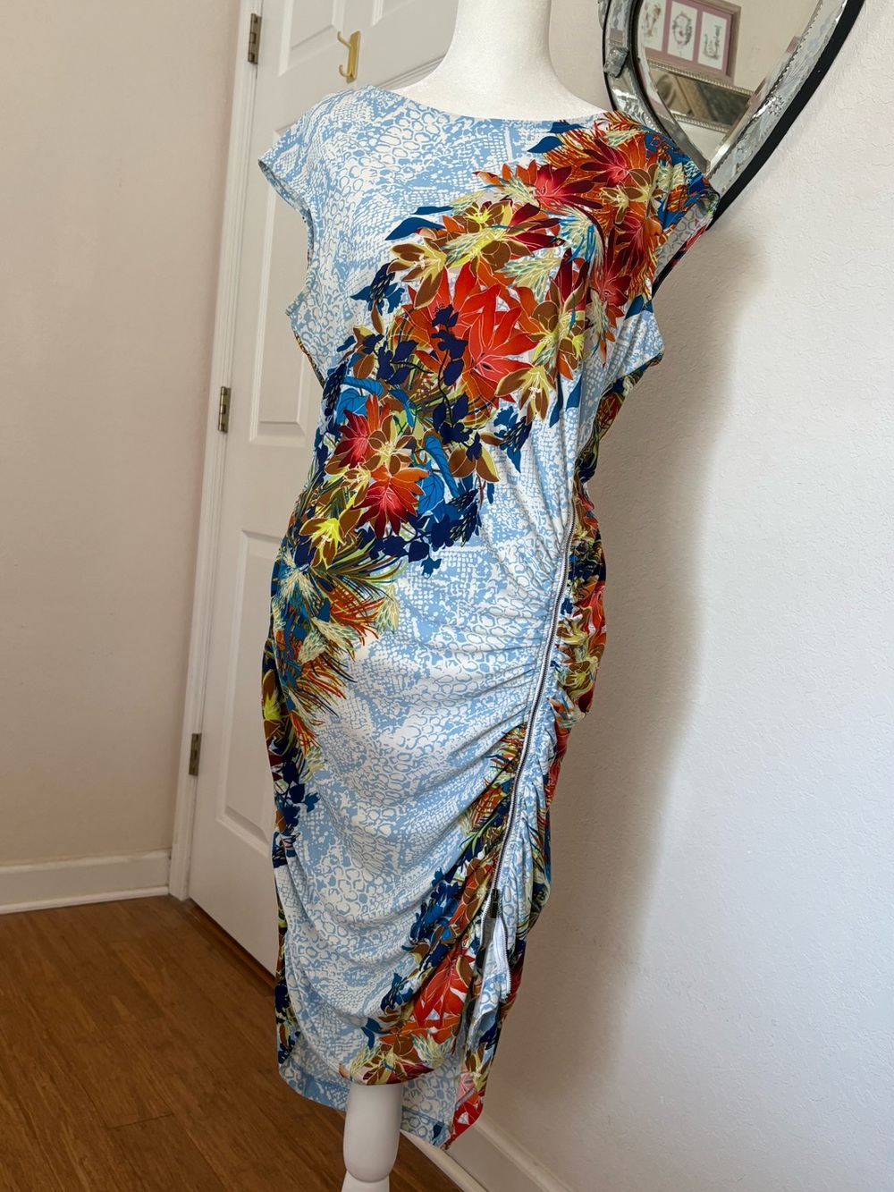 BCBGMaxAzria Light Blue Floral Twist-Side Midi Dress